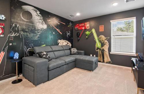 Magnolia House | Themed Game Room House 5 bedr near The Woodlands