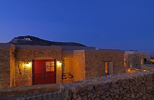 Folegandros Town Hotel | Themonies Luxury Suites