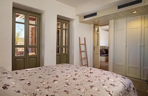 Folegandros Town Hotel | Themonies Luxury Suites