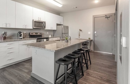 University District Apartment | TheNine 4BD 3 - Four Bedroom Apartment, Sleeps 8