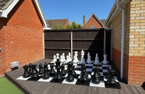 Hopton on Sea House | Theo's Nook - 15 Min Walk to Hopton-On-Sea Beach