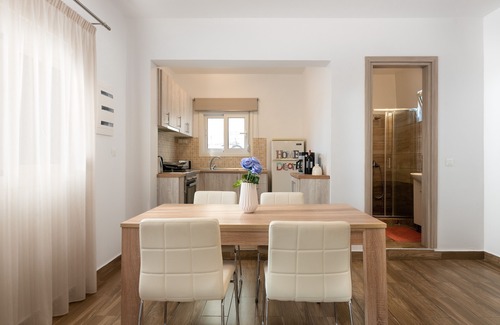 Stegna Apartment | Theros Luxury apartments - 5 minutes from the beach. Hot tub and BBQ facilities.