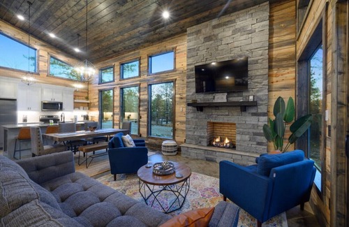 Broken Bow Cabin | These Are the Days you’ve been waiting for! Unwind in our cozy modern-luxe cabin