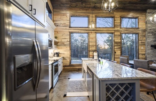 Broken Bow Cabin | These Are the Days you’ve been waiting for! Unwind in our cozy modern-luxe cabin