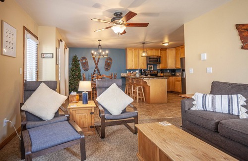 Downtown Leavenworth Condo | Think Oktoberfest & Christmas Dates! Walk to Downtown! Grnd Floor, Free Parking!