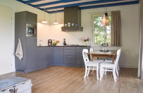 Schellinkhout House | This 6-person vacation home is located in the village of Schellinkhout on the Markermeer lake.
