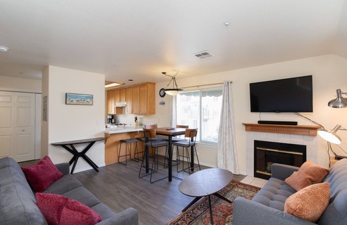 Downtown Condo | This adorable condo is in an unbeatable location - only a couple of blocks.