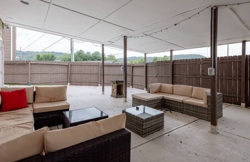 Osage Apartment | This apartment is a 2 bedroom(s), 1 bathrooms, located in Morgantown, WV.