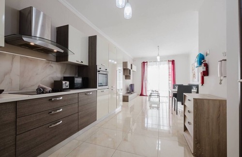 Paceville Apartment | This apartment is a 2 bedroom(s), 1 bathrooms, located in St. Julian's, null.