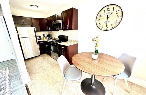 Germantown Apartment | This apartment is a 0 bedroom(s), 1 bathrooms, located in Philadelphia, PA.