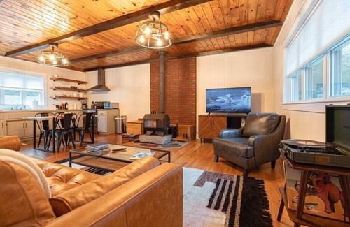 Eliot Cabin | This cabin is a 2 bedroom(s), 1 bathrooms, located in Eliot, ME.