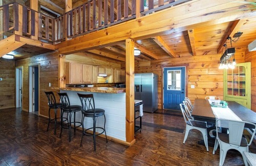 Stanton Cabin | This cabin is a 4 bedroom(s), 2 bathrooms, located in Stanton, KY.