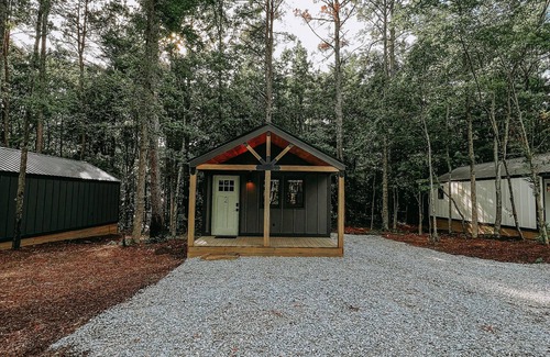 Hartwell RV Rental | This campground is a 1 bedroom(s), 1 bathrooms, located in Hartwell, GA.