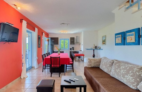 Mugeba House | This charming country villa is the ideal place for a family vacation.