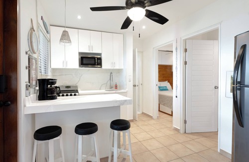 Coco Condo | This condominium is a 2 bedroom(s), 1 bathrooms, located in Playas Del Coco, Guanacaste.