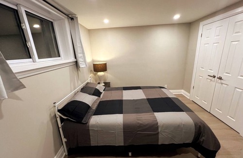 Peterborough House | This guest house is a 2 bedroom(s), 1 bathrooms, located in Peterborough, ON.