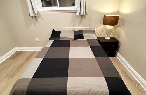 Peterborough House | This guest house is a 2 bedroom(s), 1 bathrooms, located in Peterborough, ON.