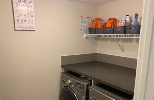 Cochrane Apartment | This guest suite is a 2 bedroom(s), 1 bathrooms, located in Cochrane, AB.