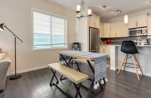 Cochrane Apartment | This guest suite is a 1 bedroom(s), 1.5 bathrooms, located in Cochrane, AB.