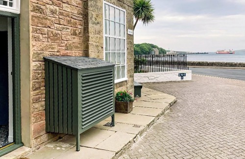 St. Margaret's Hope Cottage | This historic, luxurious property has so much going for it.