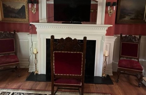 Huntington Station House | This house is a 3 bedroom(s), 2 bathrooms, located in Huntington Station, NY.