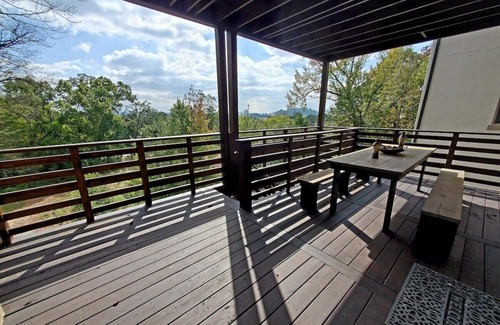 Northside House | This house is a 2 bedroom(s), 1 bathrooms, located in Chattanooga, TN.