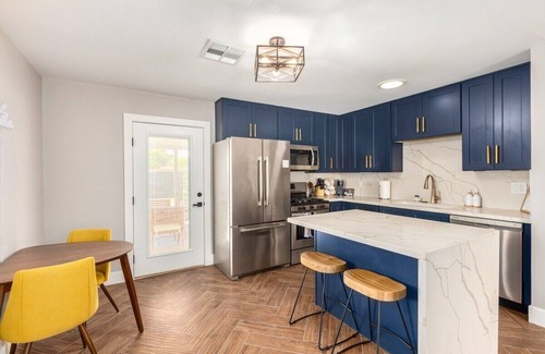 New Papago Parkway House | This house is a 3 bedroom(s), 2 bathrooms, located in Scottsdale, AZ.