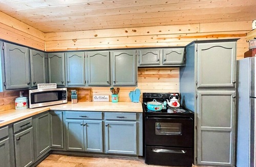 Clay City House | This house is a 3 bedroom(s), 1.5 bathrooms, located in Clay City, KY.