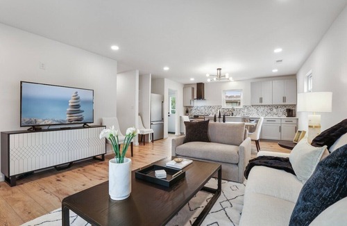 Lexington House | This house is a 3 bedroom(s), 1 bathrooms, located in Lexington, KY.