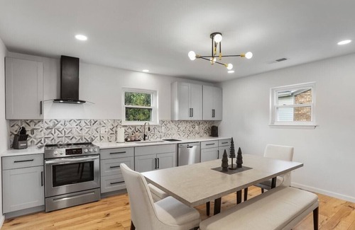 Lexington House | This house is a 3 bedroom(s), 1 bathrooms, located in Lexington, KY.