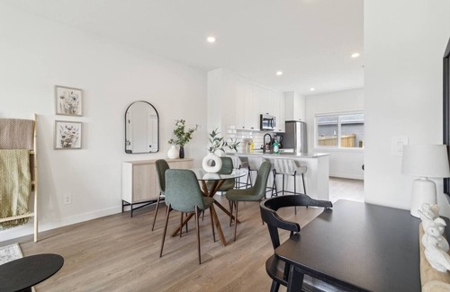 Southwest Edmonton House | This house is a 3 bedroom(s), 2.5 bathrooms, located in Edmonton, AB.