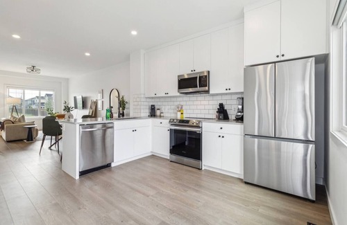 Southwest Edmonton House | This house is a 3 bedroom(s), 2.5 bathrooms, located in Edmonton, AB.