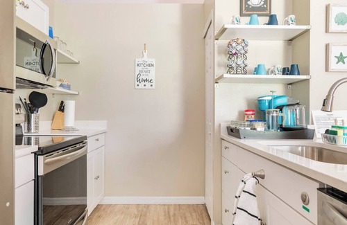 Port Malabar House | This house is a 3 bedroom(s), 2 bathrooms, located in Palm Bay, FL.