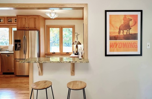 Sheridan House | This house is a 3 bedroom(s), 2 bathrooms, located in Sheridan, WY.