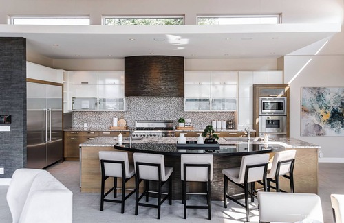 Southwest Mission House | This house is a 3 bedroom(s), 6.5 bathrooms, located in Kelowna, BC.