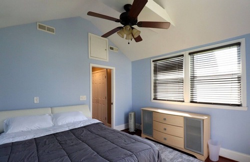 Towson House | This house is a 3 bedroom(s), 2 bathrooms, located in Towson, MD.