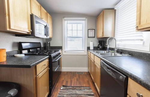 Independence House | This house is a 3 bedroom(s), 1 bathrooms, located in Independence, MO.