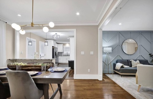 South Tuxedo Park House | This house is a 5 bedroom(s), 5.5 bathrooms, located in Atlanta, GA.