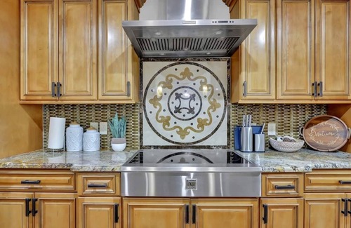 North Brookhaven House | This house is a 6 bedroom(s), 4 bathrooms, located in Atlanta, GA.