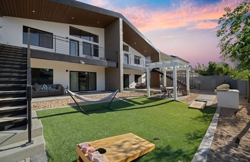 Roosevelt House | This house is a 8 bedroom(s), 8 bathrooms, located in Phoenix, AZ.