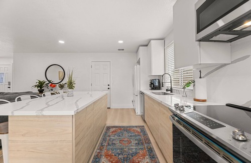 Citrus Heights House | This house is a 3 bedroom(s), 2 bathrooms, located in Citrus Heights, CA.