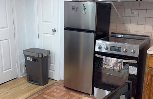 North Bergen House | This is a cozy studio, located in close proximity to NY!