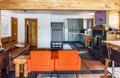 Richwood Cabin | This is a Lakeside getaway at its best - summer, fall, winter or spring!nn