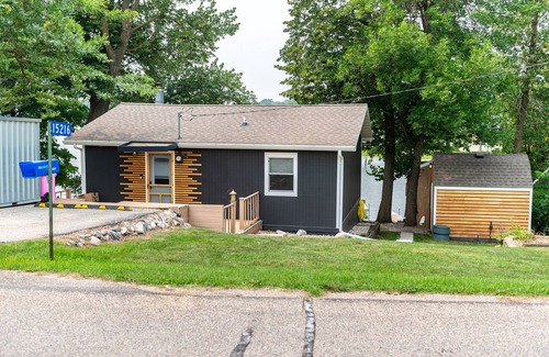 Richwood Cabin | This is a Lakeside getaway at its best - summer, fall, winter or spring!nn
