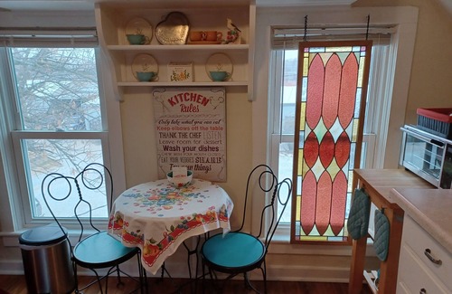 Lincoln Apartment | This is it! College View 2nd Story "Tree House" Suite 2-B
