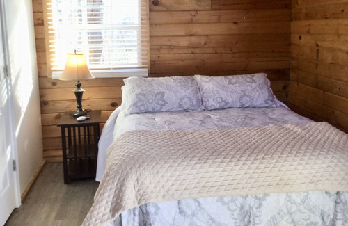 Columbia Cabin | This log cabin is private and the perfect place to rest and recharge. T