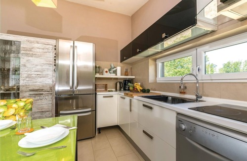 Pisarovina House | This modern vacation home is located about twenty kilometers from Zagreb in the beautiful nature, su