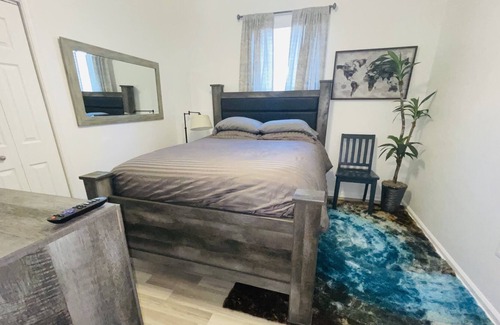 Gentilly Terrace House | This newly tastefully decorated 2-bedroom 1 bath .