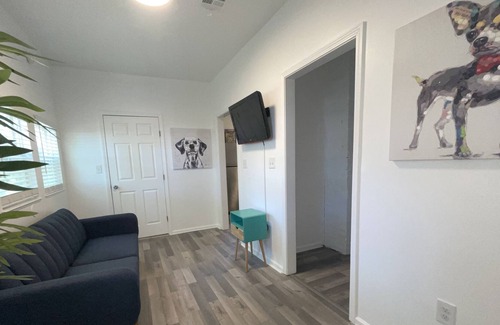 Gentilly Terrace House | This newly tastefully decorated 2-bedroom 1 bath .