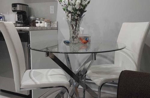 Saskatoon Apartment | This place is an oasis of happiness.I bet on it